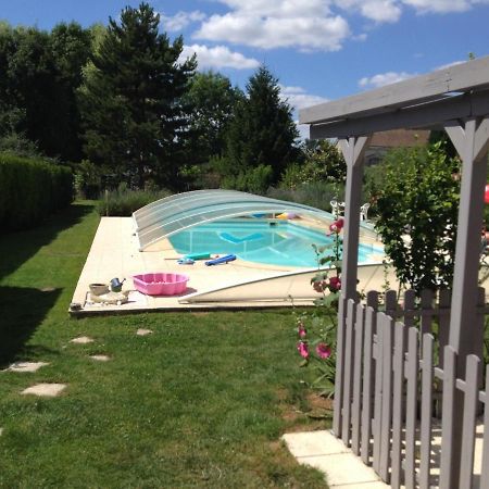Studio avec piscine privee jardin clos et wifi a Saint Jean d'Angely Extérieur photo