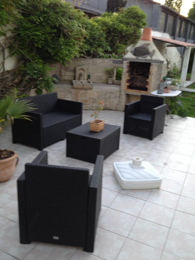 Studio avec piscine privee jardin clos et wifi a Saint Jean d'Angely Extérieur photo