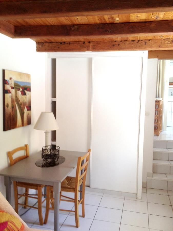 Studio avec piscine privee jardin clos et wifi a Saint Jean d'Angely Extérieur photo